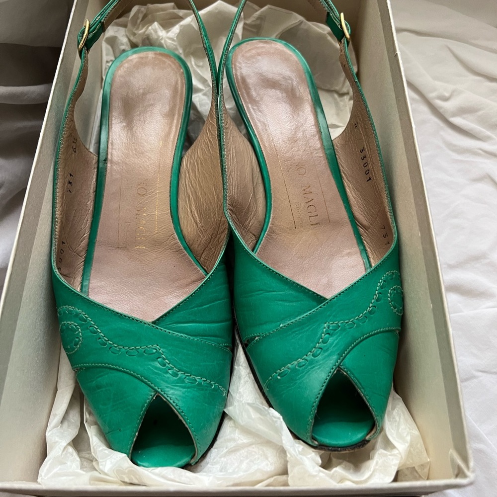 Fresh Green Vintage Bruno Magli Peep Toe Sling Back Sandals